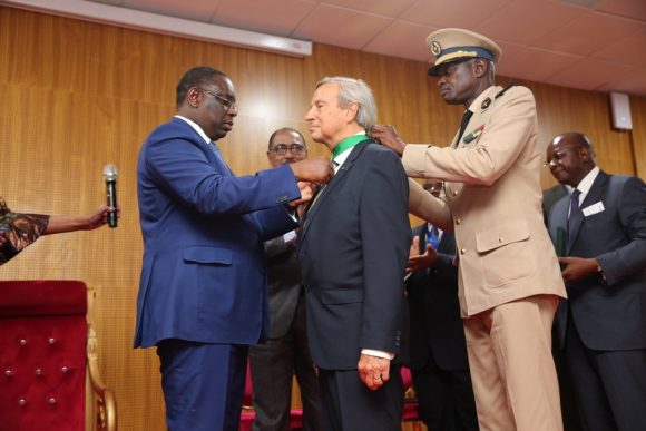 François Denis, décoré par le Président du Sénégal